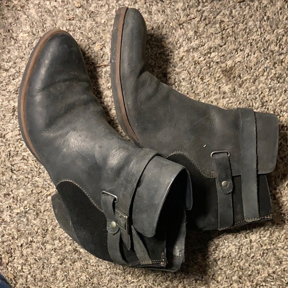 Kork-Ease Shoes - Cute leather ankle boots w/back zip